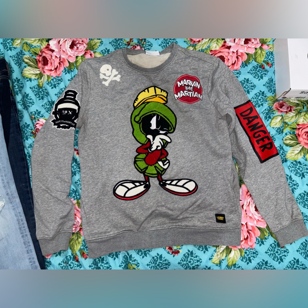 Warner Bros. Gray Marvin the Martian Crewneck Sweater